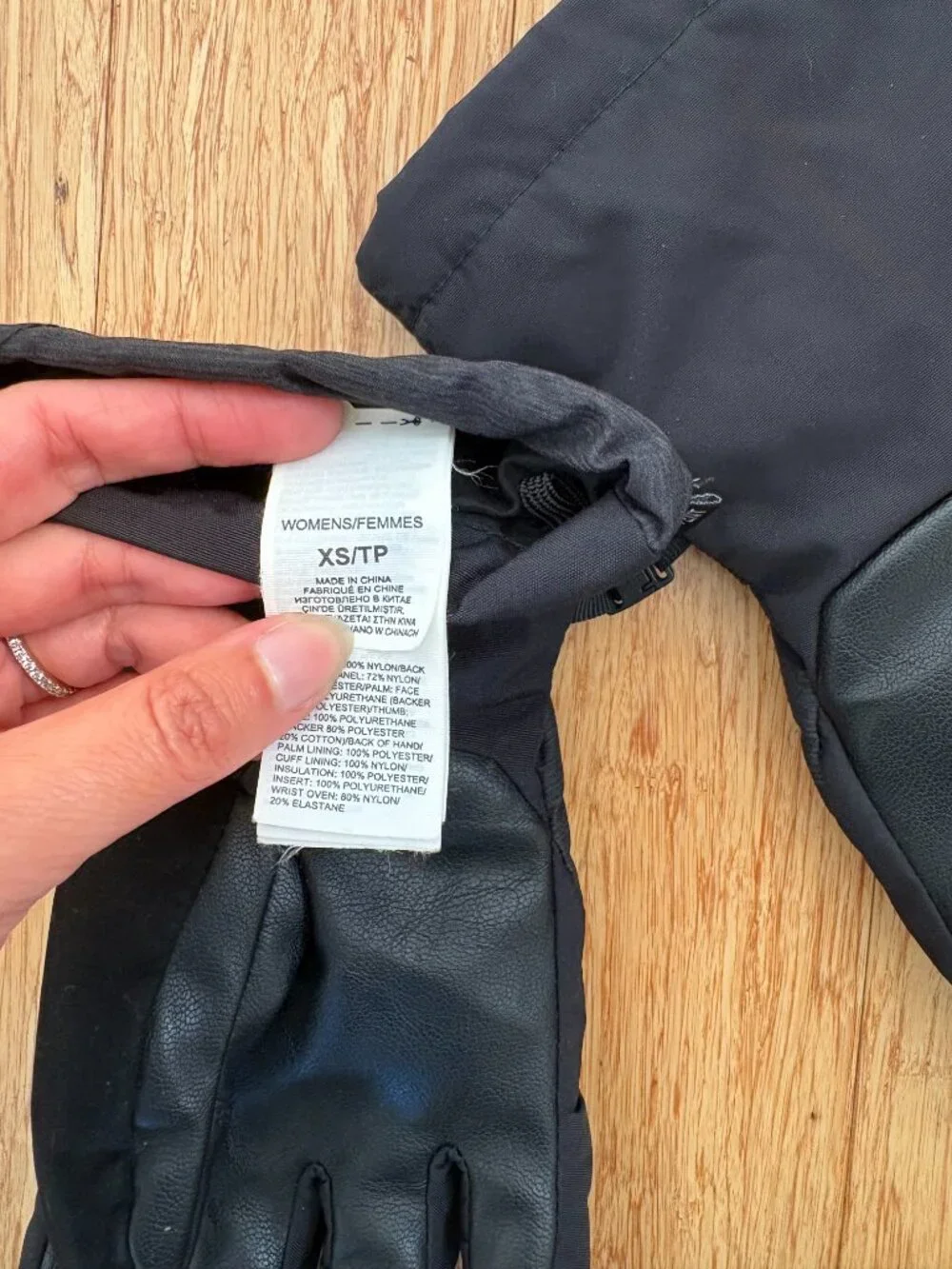 Women's North Face Insulated Waterproof Hyvent Ski Gloves in Black size XSmall